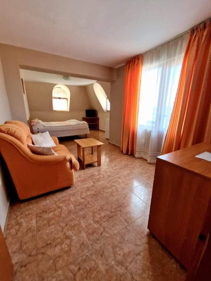 Family Hotel Selena 内塞伯尔 外观 照片