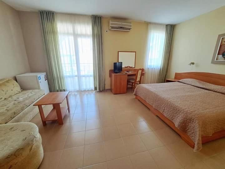 Family Hotel Selena 内塞伯尔 外观 照片