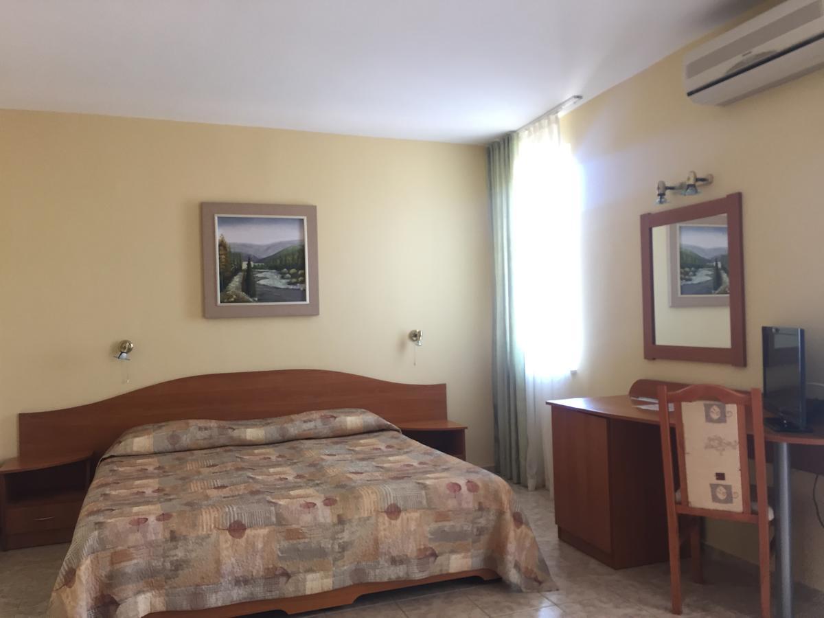 Family Hotel Selena 内塞伯尔 外观 照片